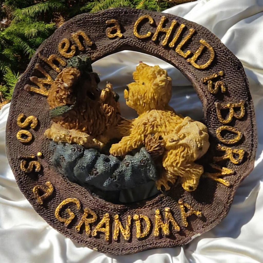 Vtg Boyd's Resin #26062 Wearable Pin, Grammy Babykins Baby Cub Grandma Bear